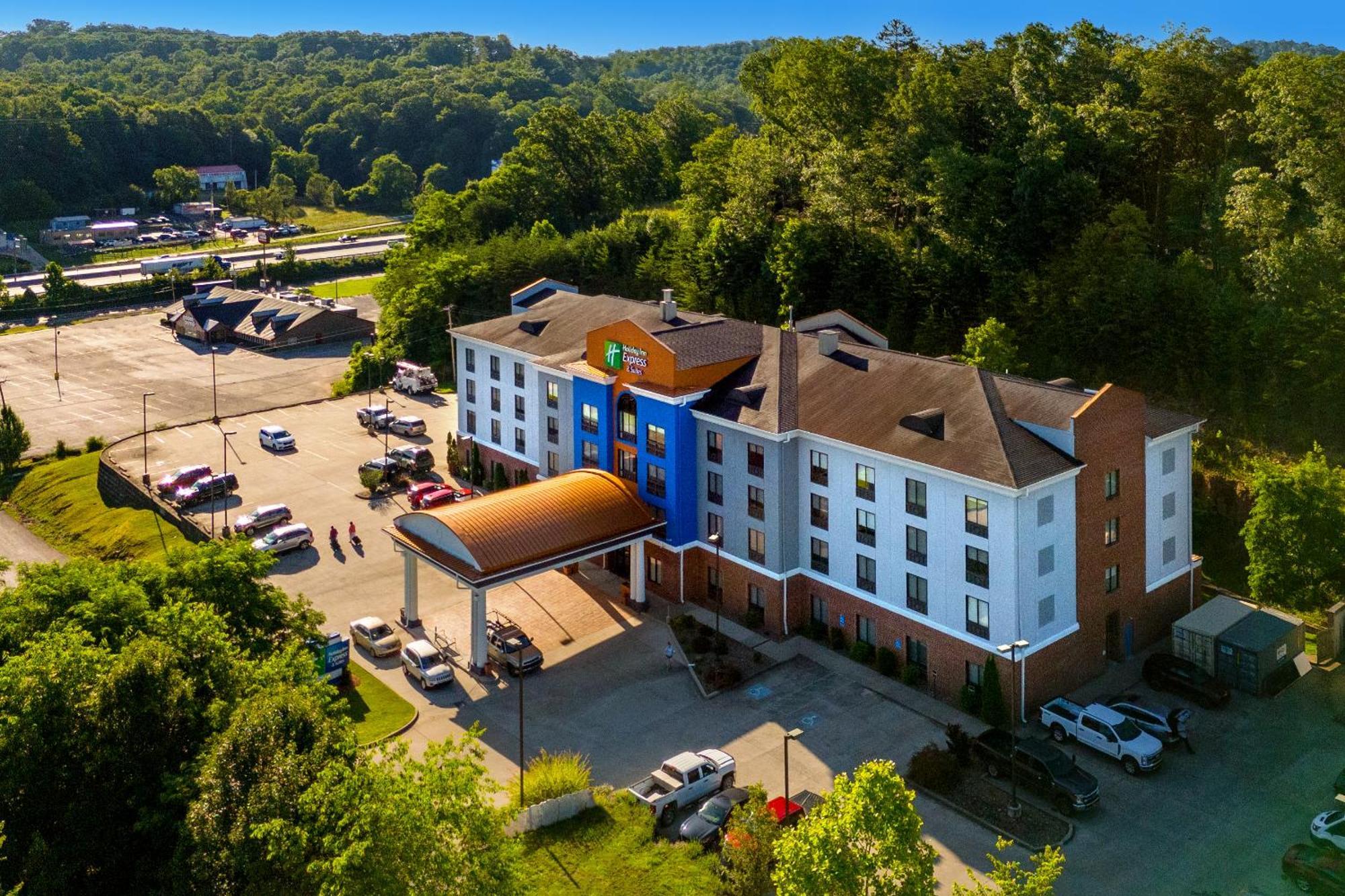 Holiday Inn Express & Suites Cross Lanes By Ihg Exterior foto